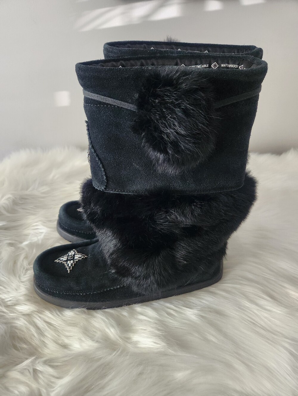 Manitobah Mukluks Snowy Owl Boots - Picture 7 of 12